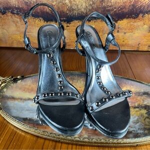 Delicious Logic-S Pewter Heel Sandals size 8.5 Great Condition